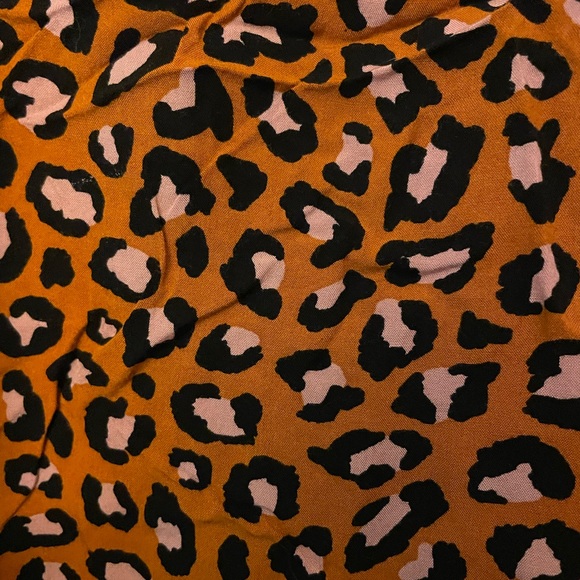 Old navy leopard square neck tank - Picture 4 of 4